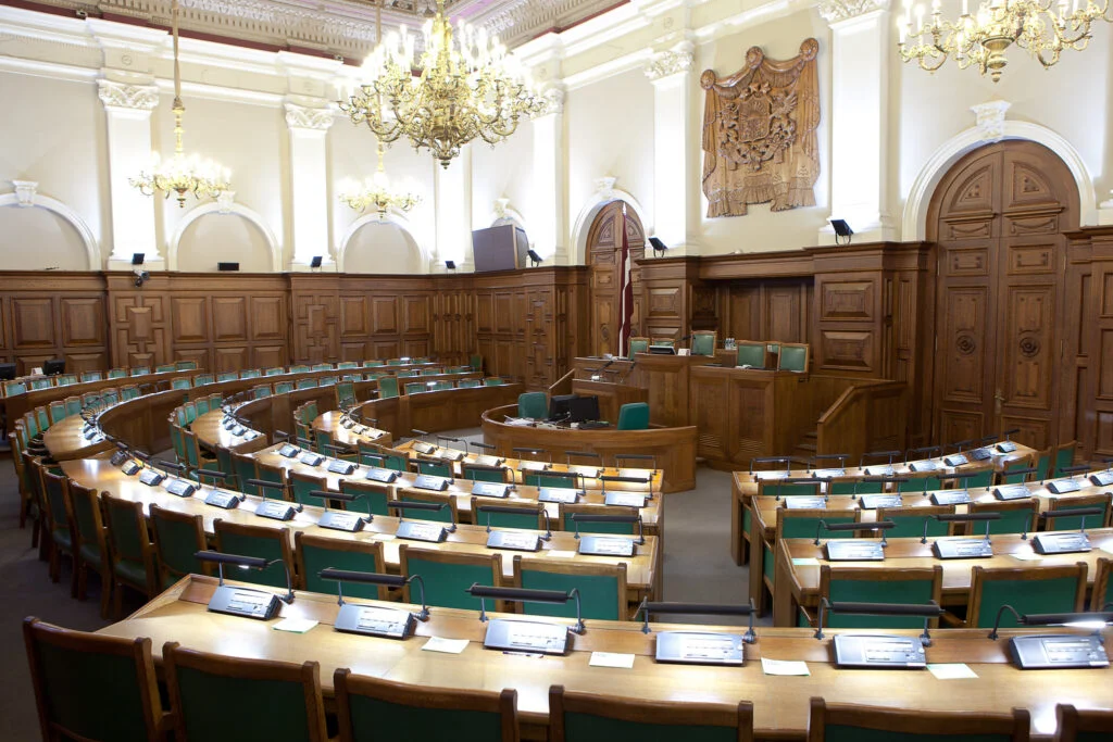 Saeima skatīs izmeklēšanas komisiju ziņojumus un valdības uzticību