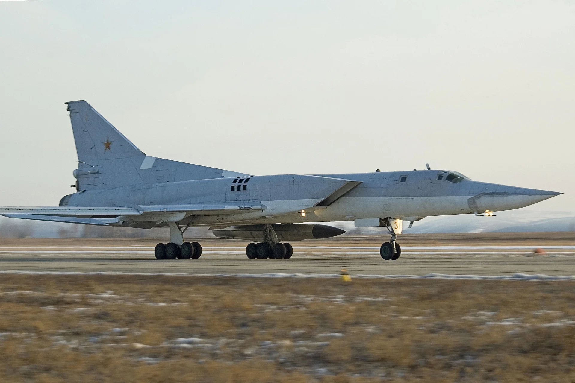 Krievijā mācību lidojuma laikā avarējis bumbvedējs Tu-22M3