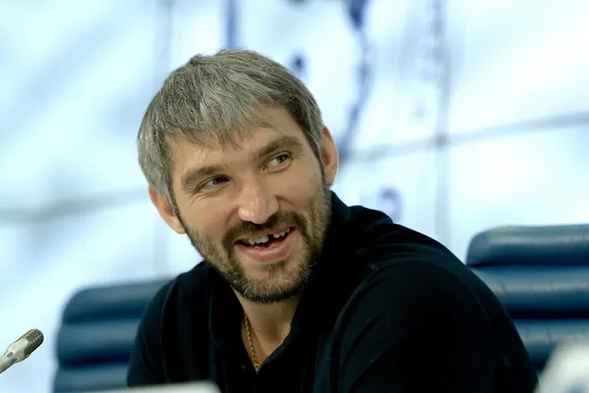 Латвия запретила въезд Овечкину и Кремлёву