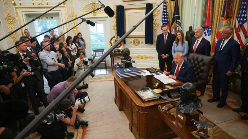Трамп ограничил доступ журналистов CNN, MS NOW и Politico в Белый дом