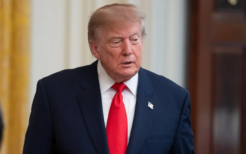 Трамп заявил о необходимости смены президента Украины для мира