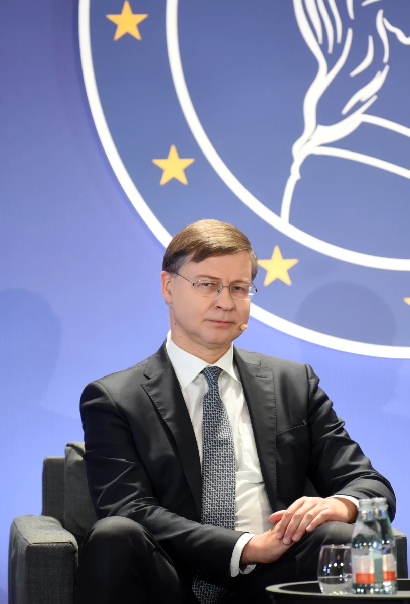 EK pavasara prognoze: vājāka izaugsme un augstāka inflācija
