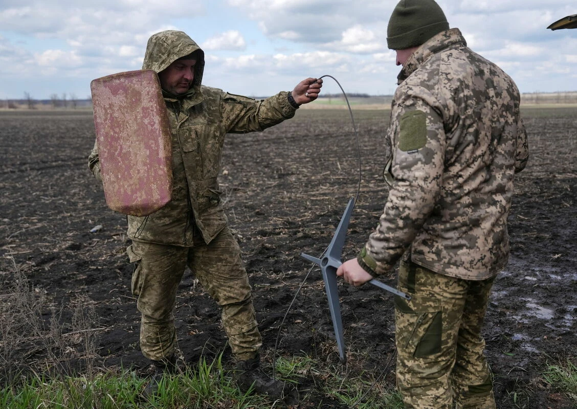Ukraina atkarojusi teritorijas pēc Starlink termināļu bloķēšanas