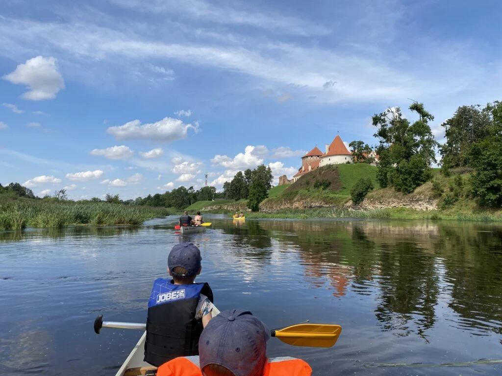 Latvijas upēs ūdens temperatūra sasniegusi 18 grādus