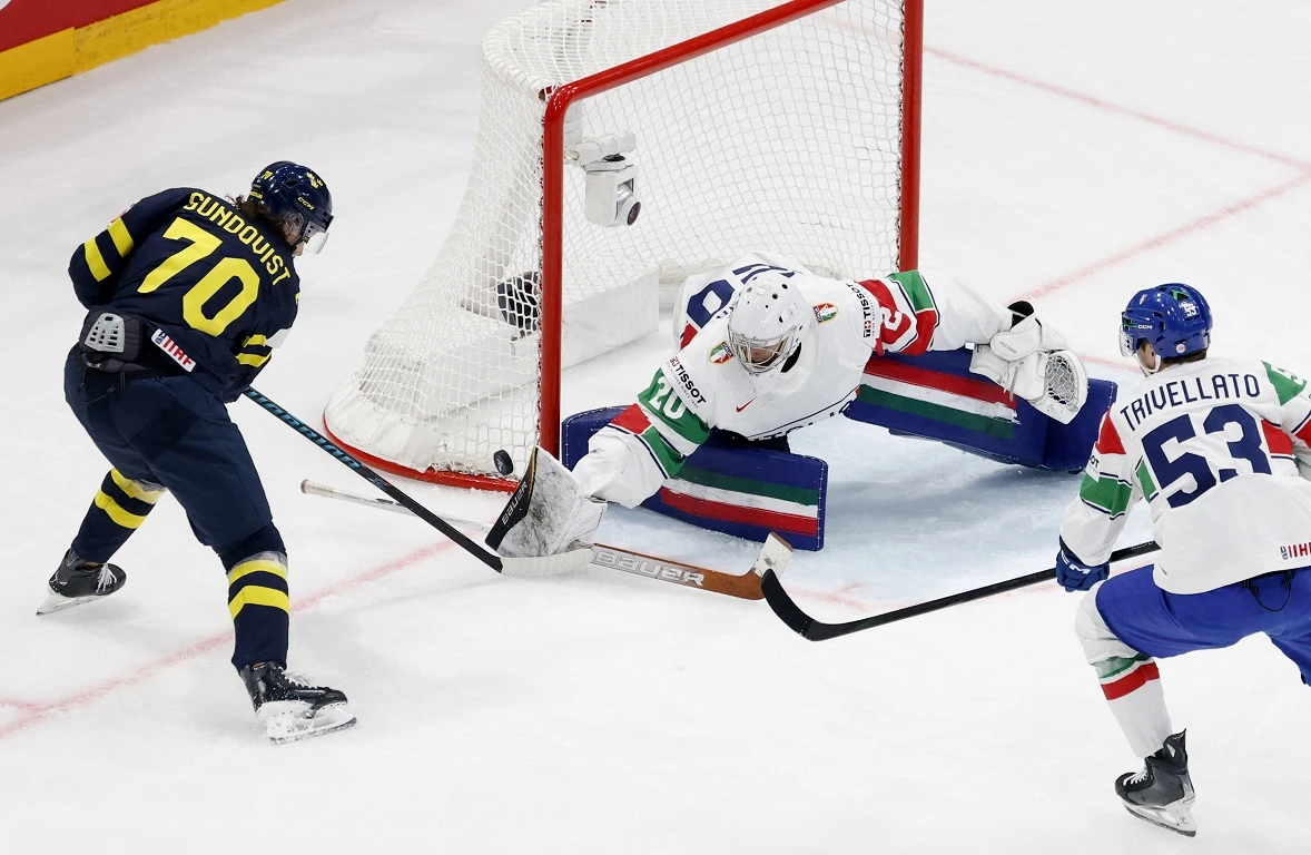 Somija un Zviedrija svin pārliecinošas uzvaras hokeja čempionātā