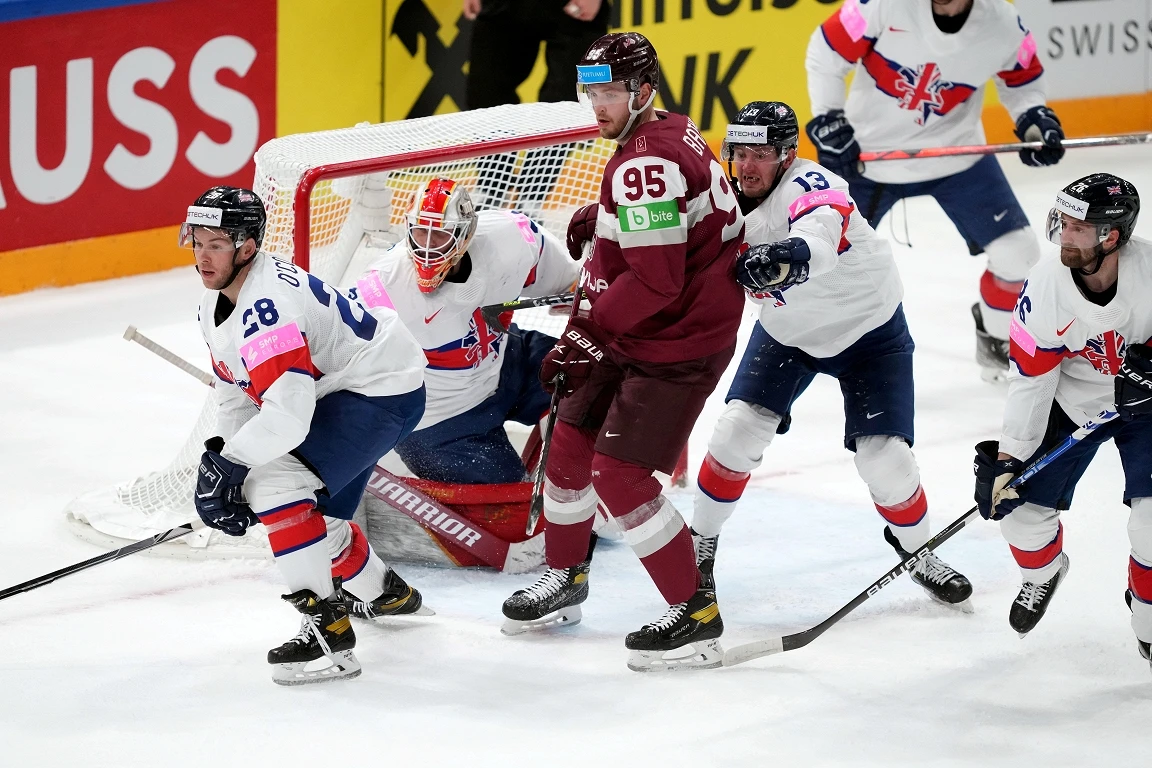 Latvijas hokejisti pasaules čempionātā mērosies spēkiem ar britiem