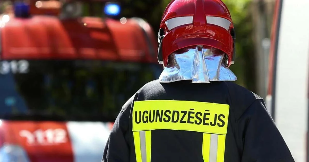Liepājā dzīvokļa ugunsgrēkā cietuši divi cilvēki