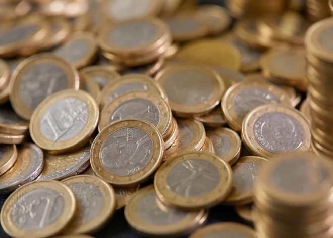 Latvijas kopbudžeta deficīts šogad būtiski mazāks nekā pērn