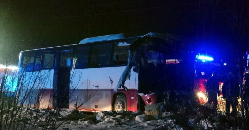 Завершено расследование ДТП с автобусом в Добельском крае