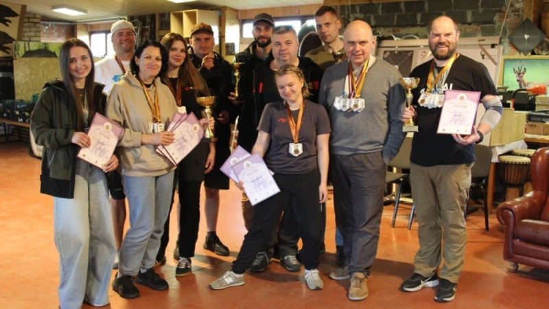 Dāvis Zaube labo 10 gadus vecu Latvijas rekordu medību šaušanā