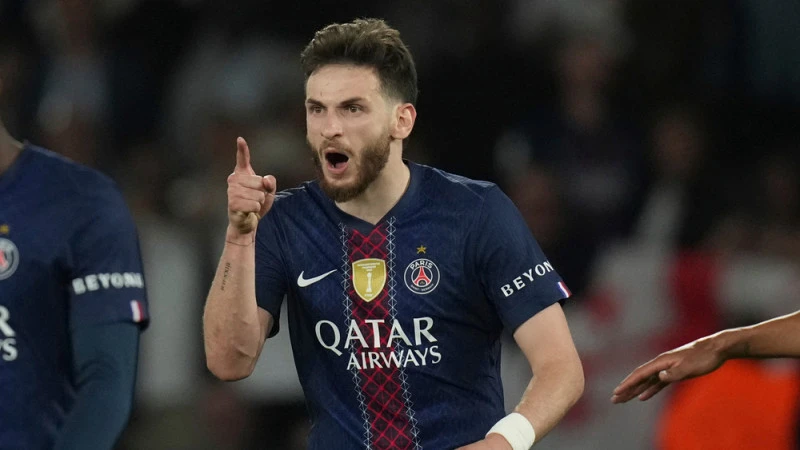 Hviča Kvarachelija atzīts par UEFA Čempionu līgas sezonas labāko