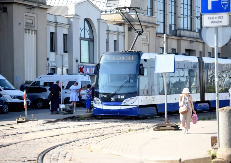 Ķengaragā atklāts jauns mobilitātes punkts un tramvaja pagarinājums