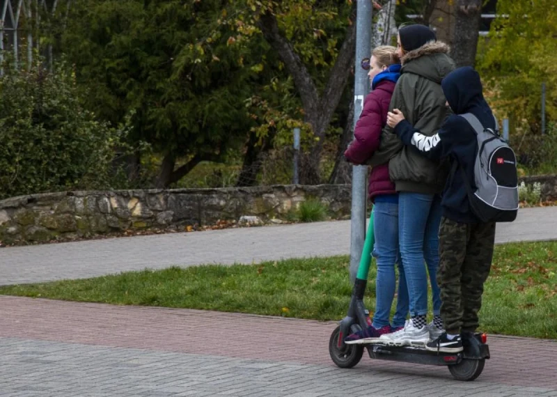 Rīgā pavasarī konstatēti vairāk nekā 600 mikromobilitātes pārkāpumi