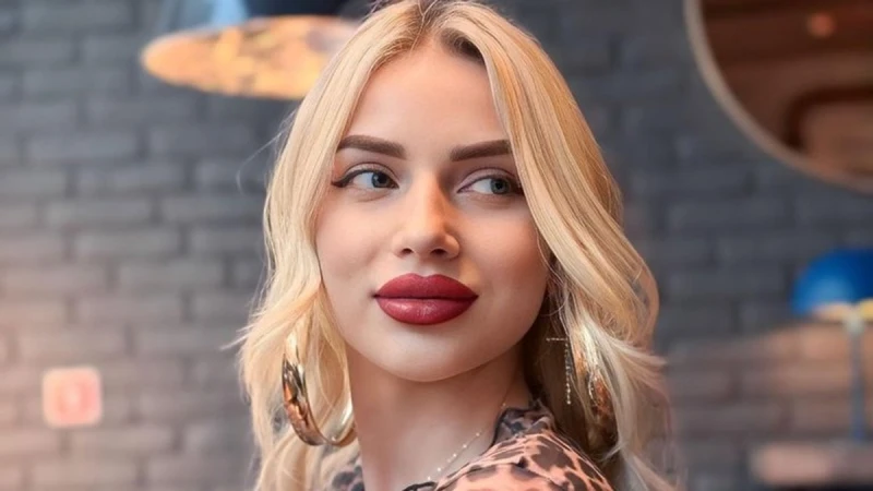 Influencere Intrisha mija gredzenus ar mīļoto Viktoru