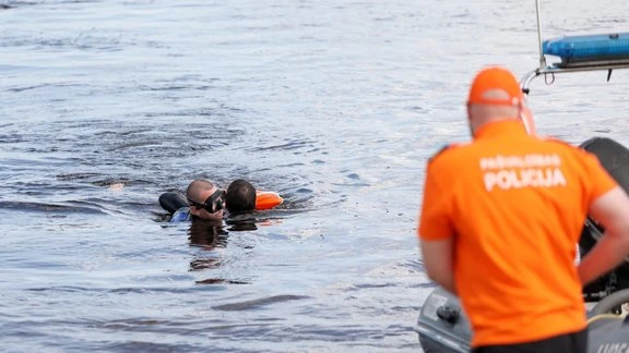 Трое погибших в водоемах Латвии за минувшие выходные