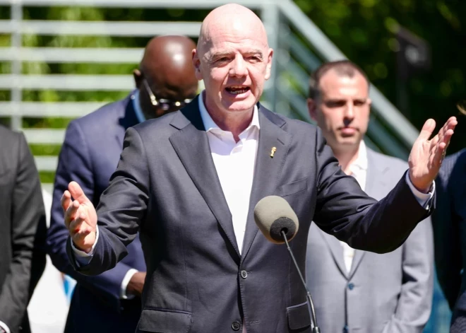 Platinī Francijā iesūdz tiesā FIFA prezidentu Infantīno