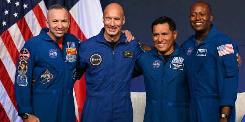 NASA prezentē Artemis III apkalpi un iezīmē Mēness bāzes plānus