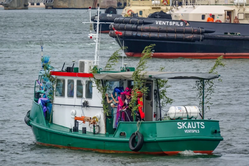 Ventspils aicina uz Jūras svētkiem Zemūdens ziedu deja