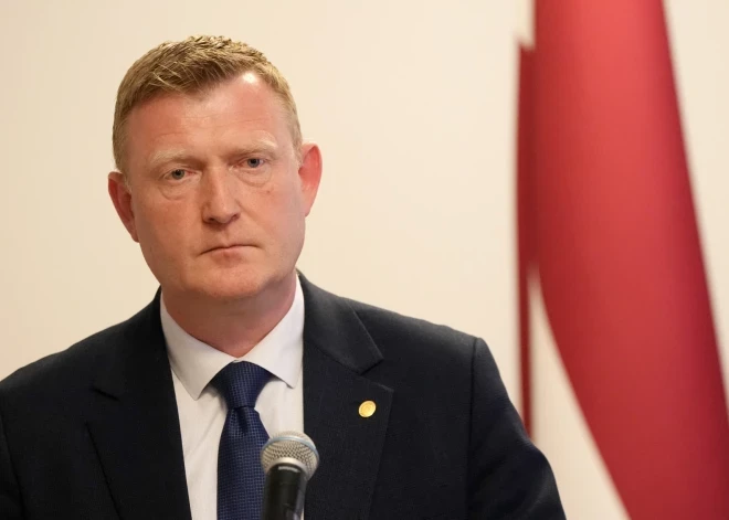 Melnis un Dombrava ar ASV vēstnieci pārrunā drošības sadarbību