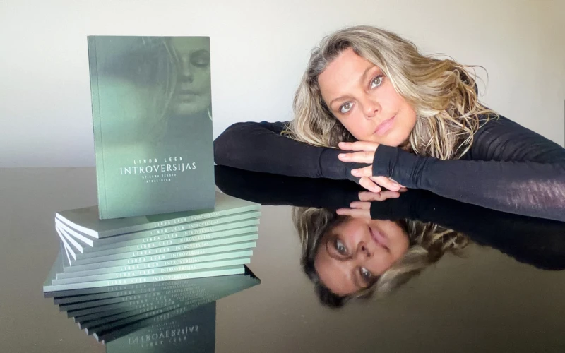 Linda Leen izdod savu pirmo dzejas grāmatu Introversijas