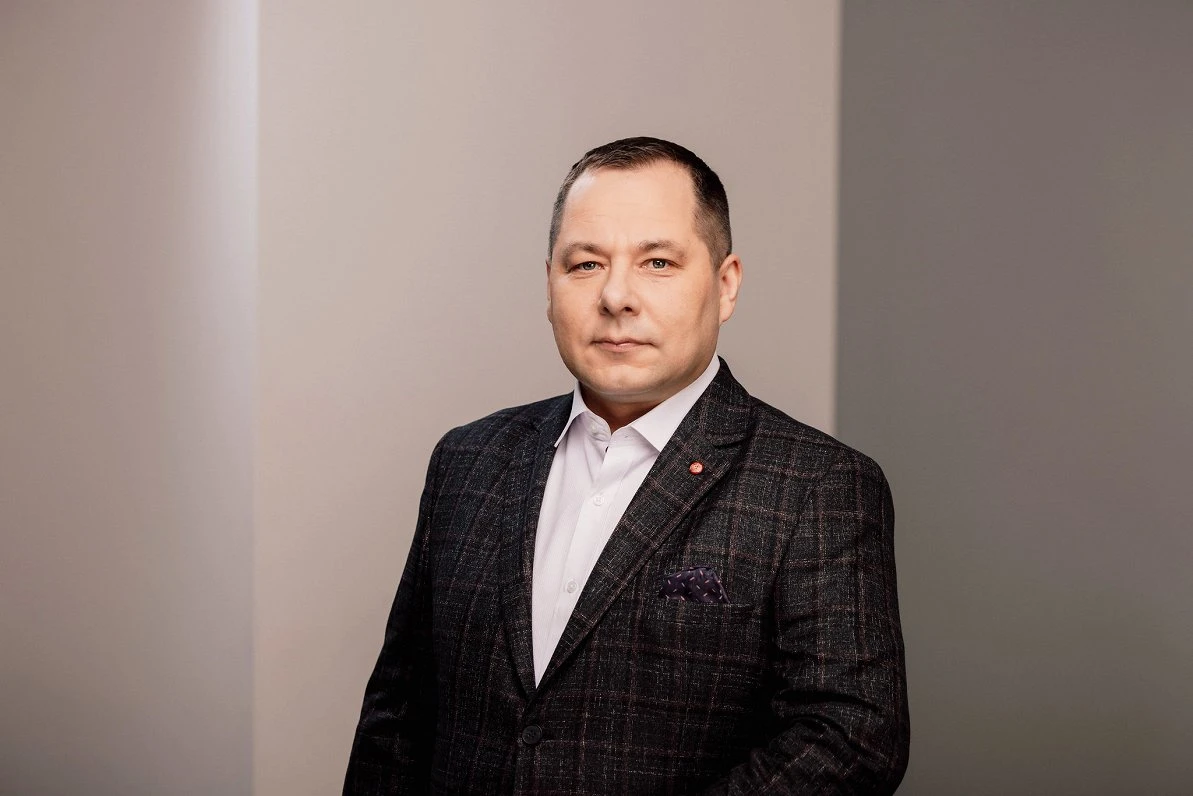 Cīņa par domāšanu: kā mākslīgais intelekts maina mediju vidi