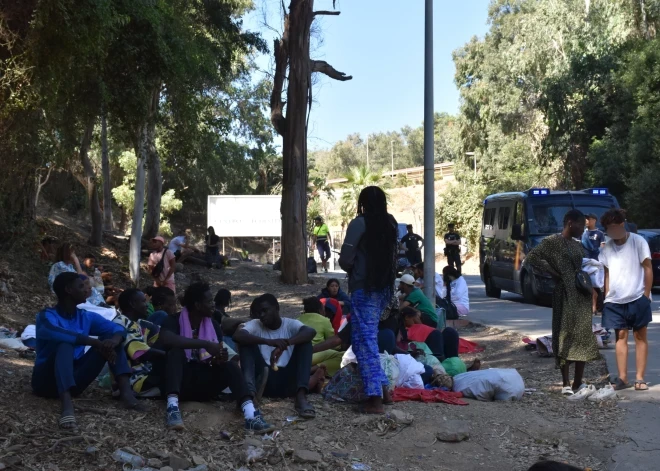 Seutā ārkārtas situācija: 1100 nepilngadīgo migrantu pārpilda centrus