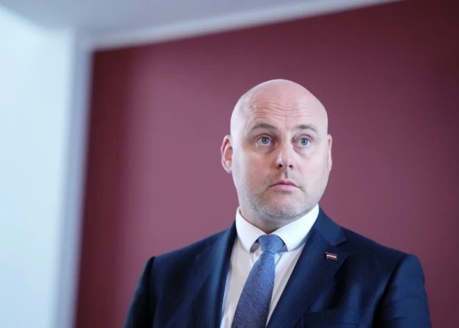 Ministru komandējumi: kurš ceļo visvairāk un kurš paliek mājās?