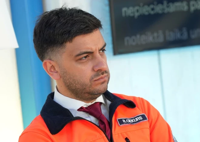 Mediķis uz Jūrmalas apvedceļa palīdz aizturēt dzērājšoferi