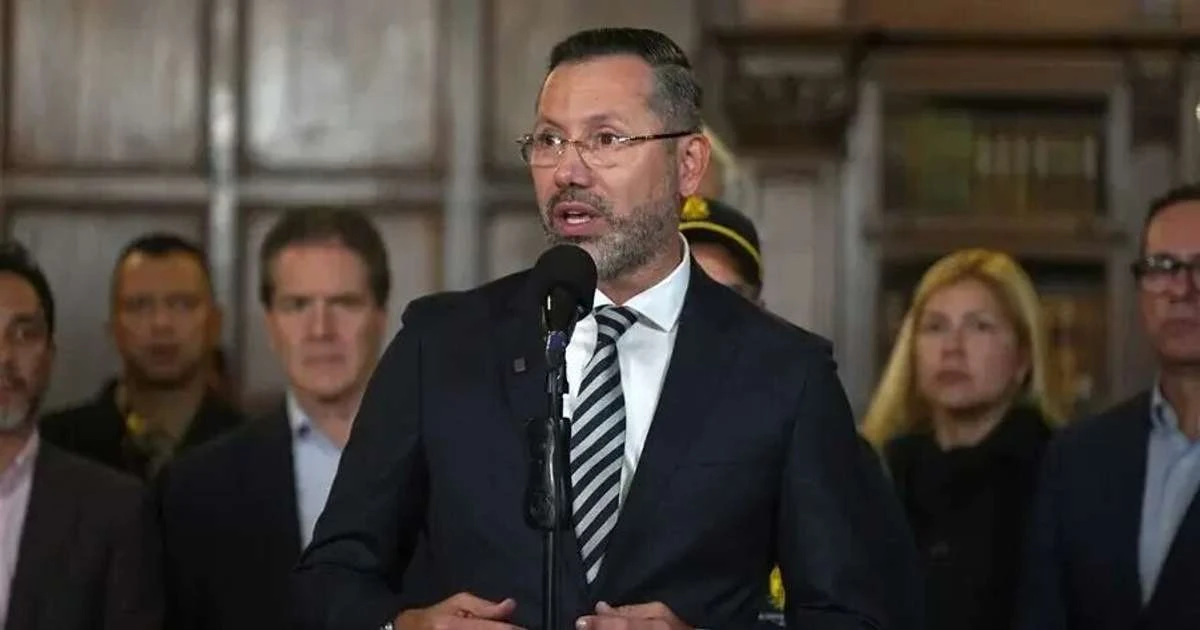 Kolumbijas ministrs kritizēts par atvaļinājumu pēc zemestrīces