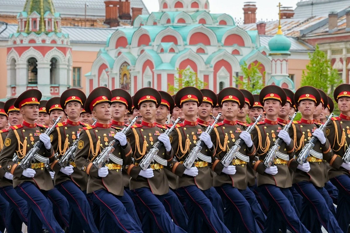 Ukraina: Ziemeļkoreja uz Krieviju varētu nosūtīt līdz 50 000 karavīru