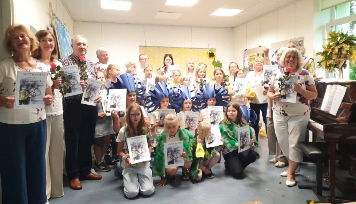 Alojas Mūzikas un mākslas skola noslēdz nometni ar Ziedoni