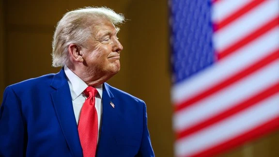 Трамп потребовал оплаты за защиту танкеров в Ормузском проливе