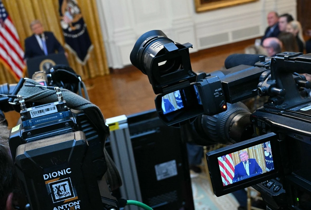 Donalds Tramps liedz piekļuvi Baltajam namam vairākiem medijiem