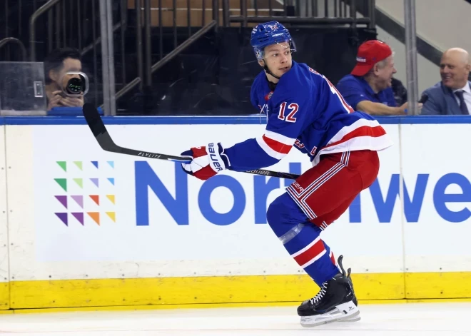 ”Rangers” ar Šmitu sastāvā izcīna sauso uzvaru NHL spēlē