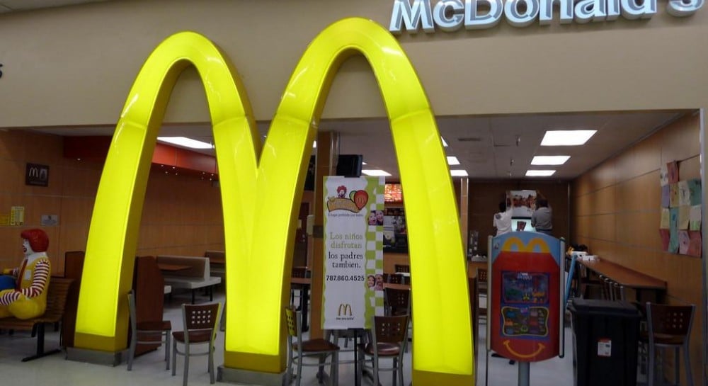 McDonald's обвинили в незаконной координации цен через ИИ