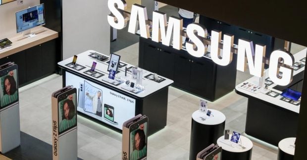 Samsung сокращает производство смартфонов на 30% из-за цен на память