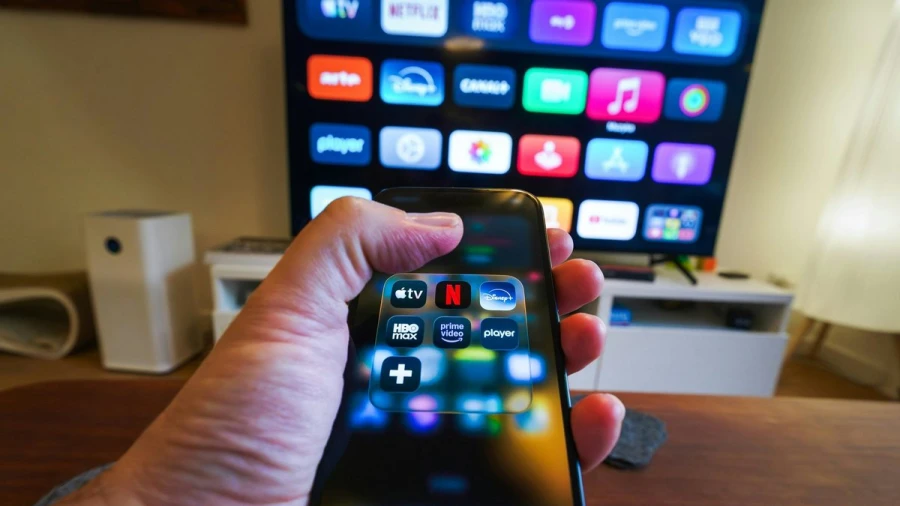Saeima pēc premjera iebildumiem atliek ”Netflix” nodevas ieviešanu